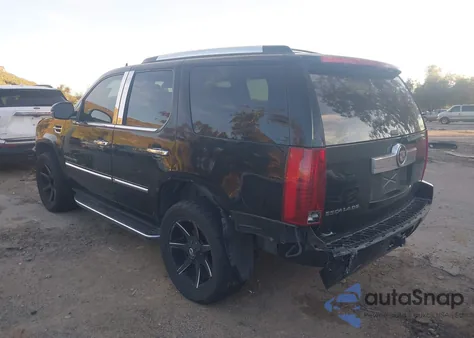 2007 Cadillac Escalade Standard z USA, uszkodzony, nr VIN 1GYFK638X7R373569